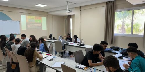 📚 Travail en groupe dans le cadre du cours d’initiation aux études universitaires: Étude de cas sur la gestion du temps ! ⏳