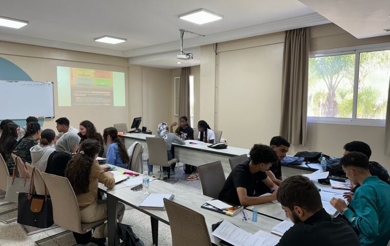 📚 Travail en groupe dans le cadre du cours d’initiation aux études universitaires: Étude de cas sur la gestion du temps ! ⏳